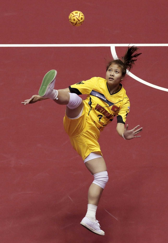 Aksi atlet takraw cantik di ajang ISTAF Super Series Korea