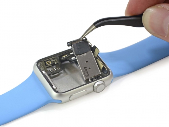 Begini wujud komponen chip canggih Apple Watch