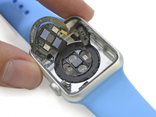 Begini wujud komponen chip canggih Apple Watch