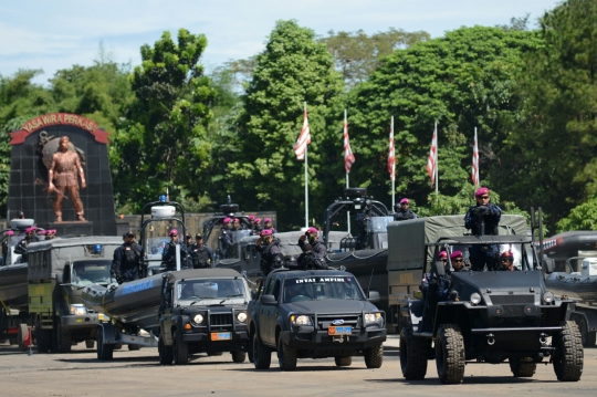 Deretan tank amfibi & alutsista TNI AL meriahkan sertijab Dankormar