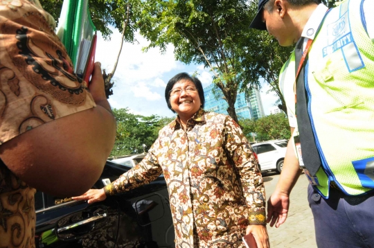 Hindari wartawan, Menteri Siti datang ke KPK lewat pintu belakang