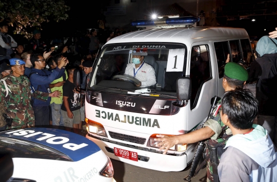 Begini suasana saat ambulans terpidana mati keluar Nusakambangan