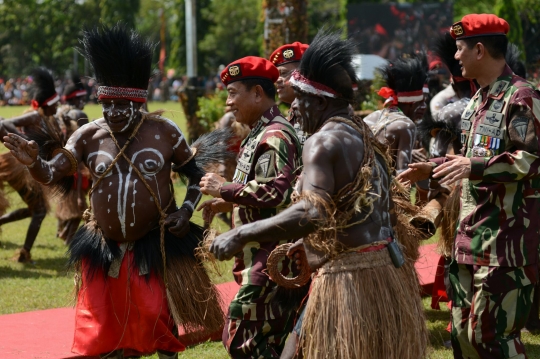 Tarian adat Papua meriahkan HUT ke-63 Kopassus di Cijantung