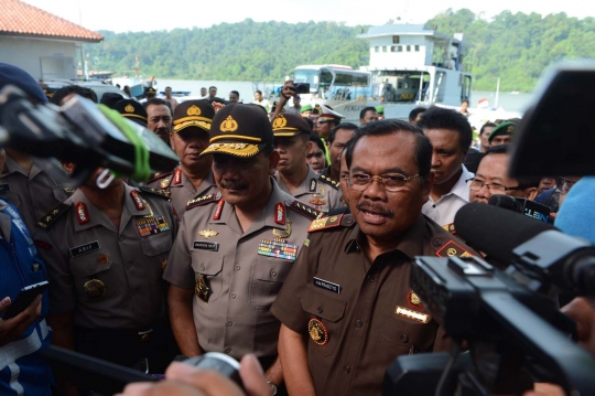 Kerumunan wartawan sambut kedatangan Jaksa Agung di Nusakambangan