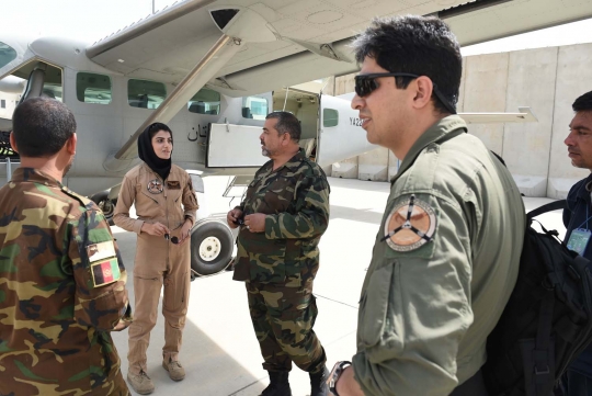 Cantiknya Niloofar Rahmani, pilot wanita pertama militer Afghanistan