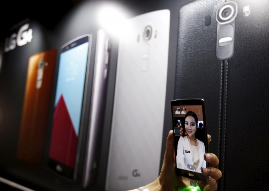 Gaya centil model cantik Korsel hiasi peluncuran LG G4