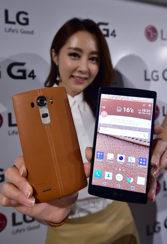 Gaya centil model cantik Korsel hiasi peluncuran LG G4