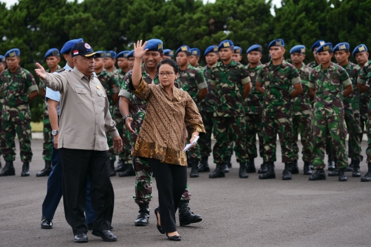 Menlu berangkatkan tim evakuasi dan bantuan untuk korban gempa Nepal