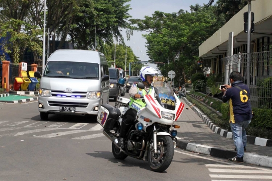 Pengawalan ketat jenazah duo Bali Nine di Bandara Soekarno-Hatta