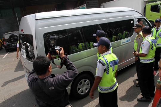 Pengawalan ketat jenazah duo Bali Nine di Bandara Soekarno-Hatta