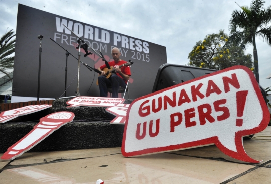 Aktivis AJI gelar aksi peringatan Hari Kebebasan Pers se-Dunia