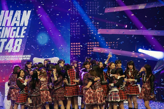 Melihat pengumuman hasil perolehan suara 'pemilu' JKT48