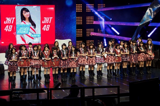 Melihat pengumuman hasil perolehan suara 'pemilu' JKT48