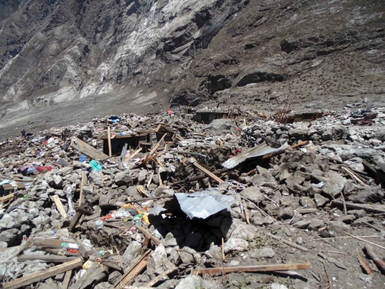 Ratusan mayat gempa Nepal ditemukan di jalur pendakian utara Everest