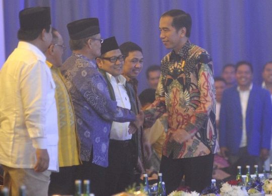 Keakraban Presiden Jokowi bersama tokoh politik di Rakernas PAN