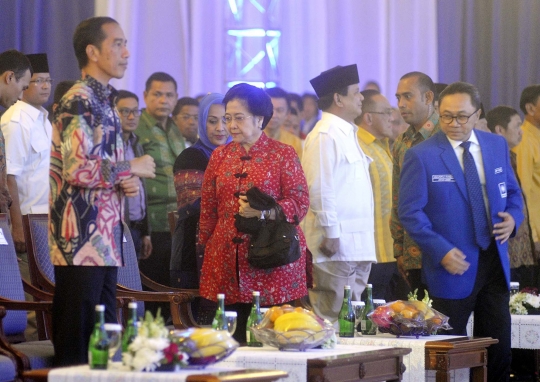 Keakraban Presiden Jokowi bersama tokoh politik di Rakernas PAN