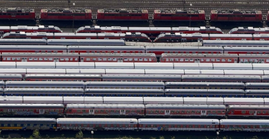Puluhan kereta api di Jerman menumpuk akibat masinis mogok kerja
