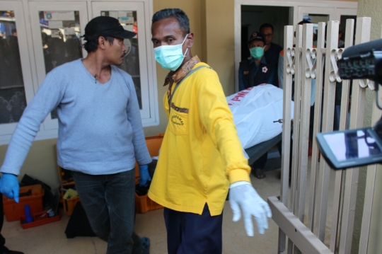 Anak dan ibu di Malang ditemukan tewas membusuk