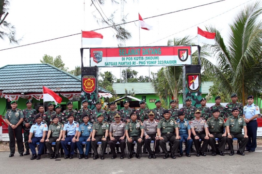 Panglima TNI bersama Kapolri tinjau pos perbatasan RI-Papua Nugini