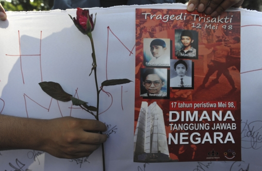 17 Tahun reformasi, mahasiswa desak Jokowi tuntaskan kasus Mei 1998