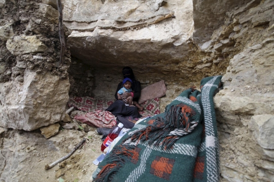 Hindari serangan Arab, warga Yaman berlindung di dalam gua