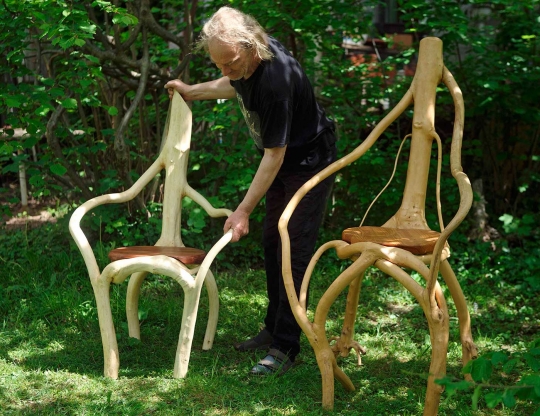 Luar biasa, seniman ini ciptakan kursi secara alami dari tumbuhan