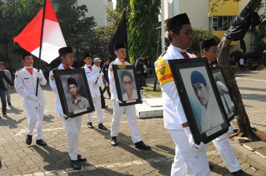 Aksi tabur bunga peringati 17 tahun Tragedi Trisakti