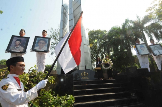 Aksi tabur bunga peringati 17 tahun Tragedi Trisakti