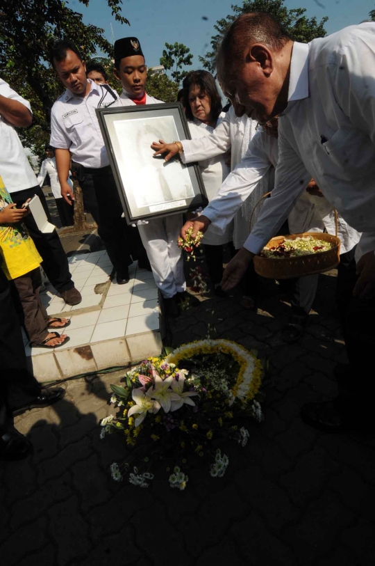 Aksi tabur bunga peringati 17 tahun Tragedi Trisakti