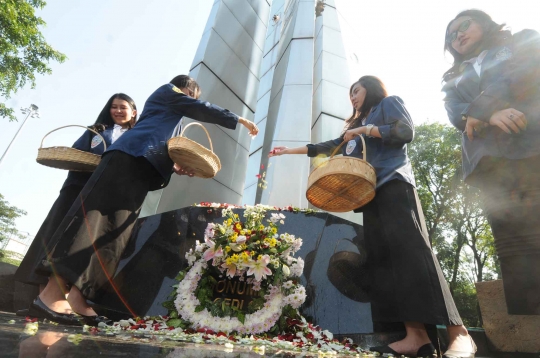 Aksi tabur bunga peringati 17 tahun Tragedi Trisakti