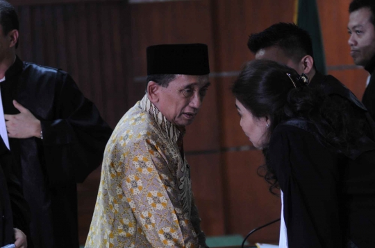 Sidang eksepsi, Fuad Amin minta diadili di Surabaya