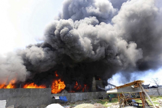Kebakaran landa pabrik sepatu di Manila tewaskan 31 pekerja
