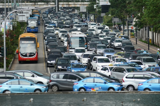 Liburan, kawasan Bundaran HI tetap macet