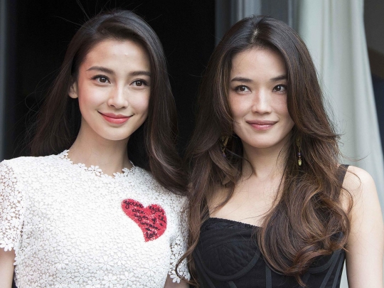 Senyum manis aktris Hong Kong Angelababy di Festival Cannes