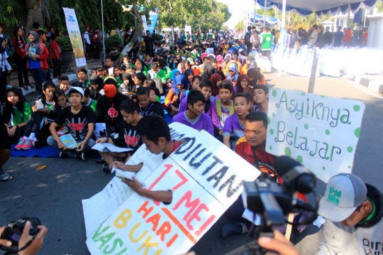 Ribuan pelajar di Kediri peringati Hari Buku Nasional