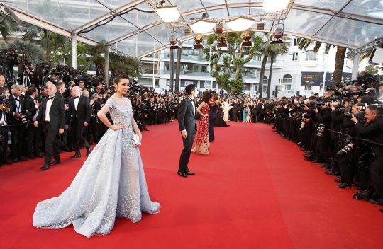 Keanggunan Li Bingbing di atas karpet merah Festival Cannes