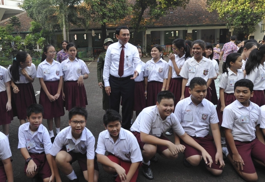 Ahok tinjau pelaksanaan UN di SD Santa Theresia