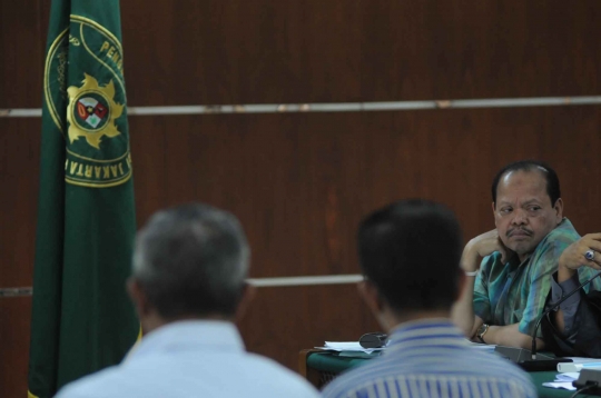 Ekspresi Sutan Bhatoegana dengar keterangan saksi saat sidang