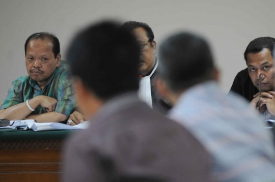 Ekspresi Sutan Bhatoegana dengar keterangan saksi saat sidang