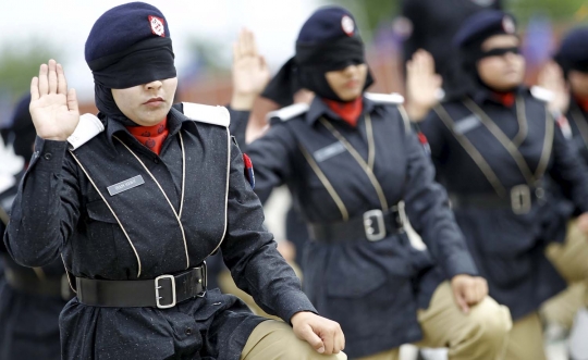 Cantiknya wanita lulusan akademi polisi Pakistan saat wisuda