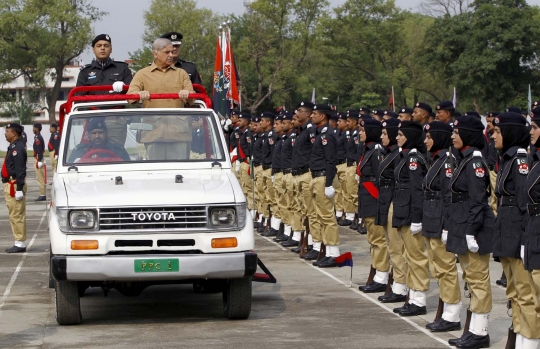 Cantiknya wanita lulusan akademi polisi Pakistan saat wisuda