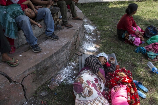 Kisah korban gempa Nepal melahirkan di pengungsian darurat