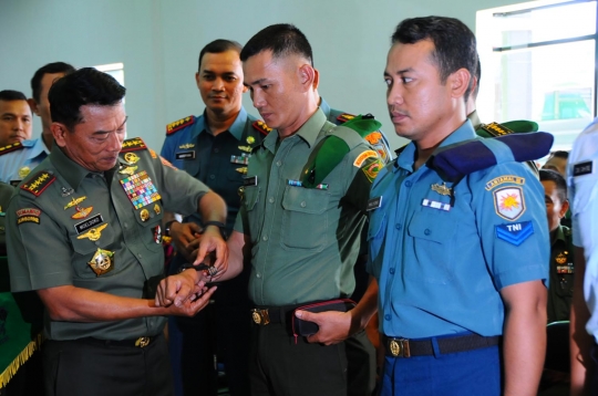 Ini jam tangan yang diberikan Panglima pada 55.000 prajurit TNI
