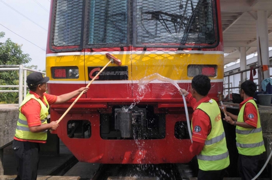 Menengok perawatan KRL Commuter Line di Dipo KCJ Depok