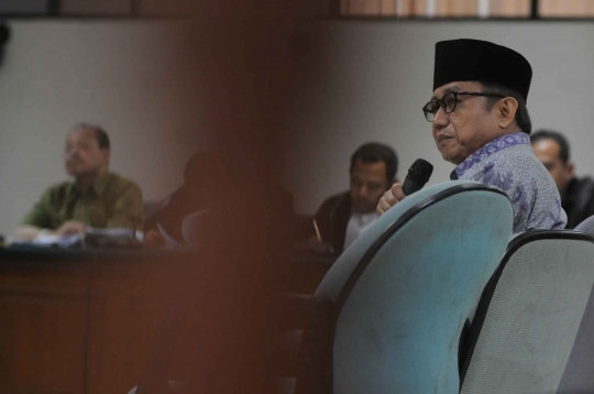 Kesaksian Waryono Karno di sidang kasus korupsi Sutan Bhatoegana