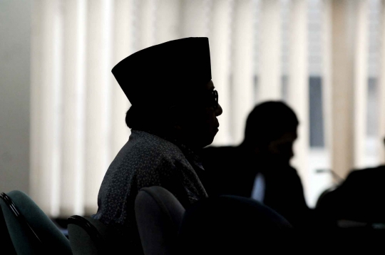 Kesaksian Waryono Karno di sidang kasus korupsi Sutan Bhatoegana