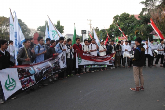 Ratusan mahasiswa Malang gelar aksi peduli Rohingya