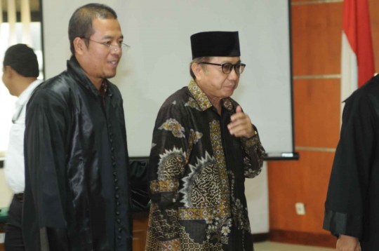 Hakim tolak eksepsi Waryono Karno terkait kasus korupsi ESDM