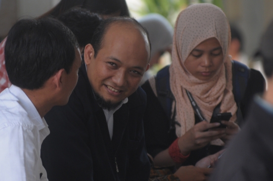 Senyum santai Novel Baswedan hadiri sidang praperadilan perdana