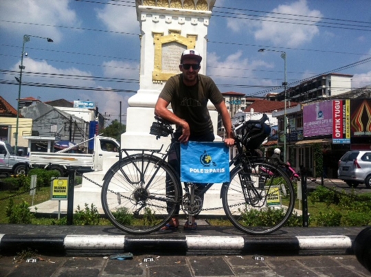 Kampanye perubahan iklim, bule ini naik sepeda dari Kutub ke Paris